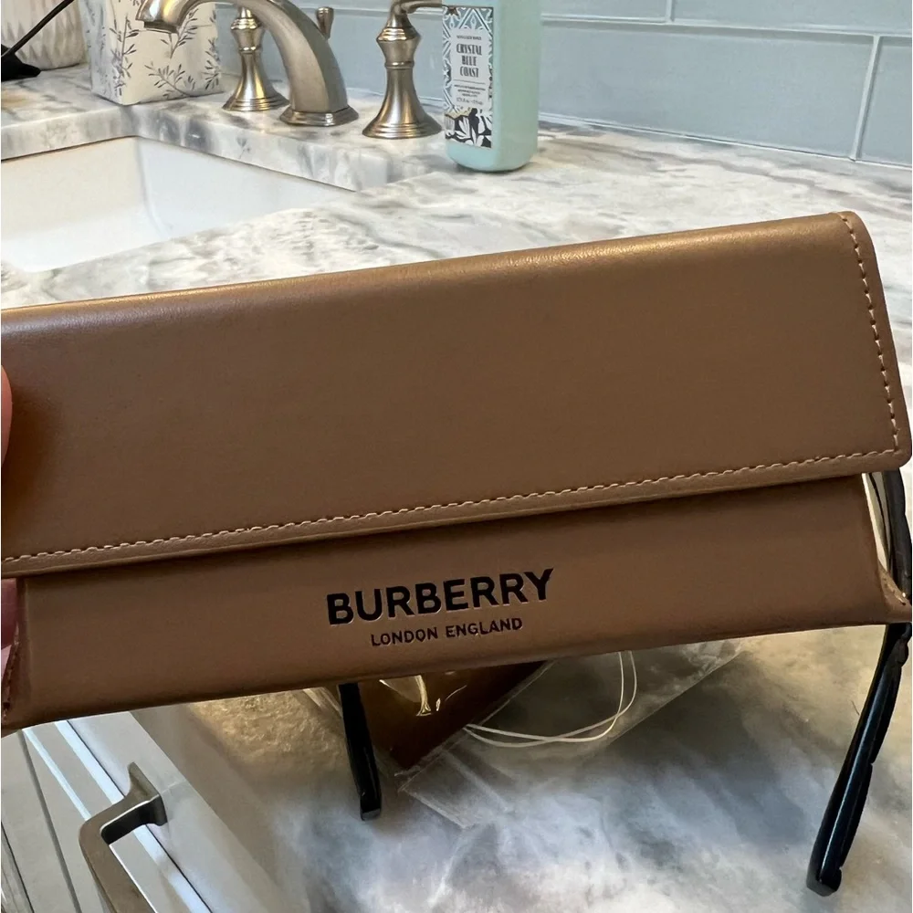 Burberry Sylvie black eyeglass frames non rx lenses, case, wipe included - Picture 7 of 14